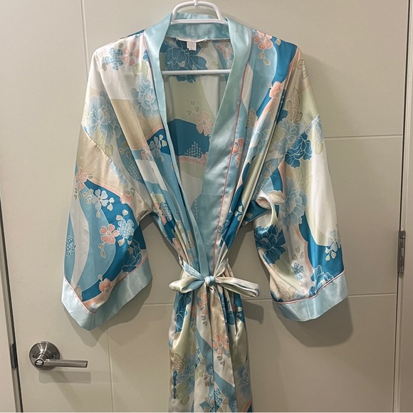 Oscar de la Renta Other - Oscar De la Renta Pink Label: Floral Satin Kimono Robe